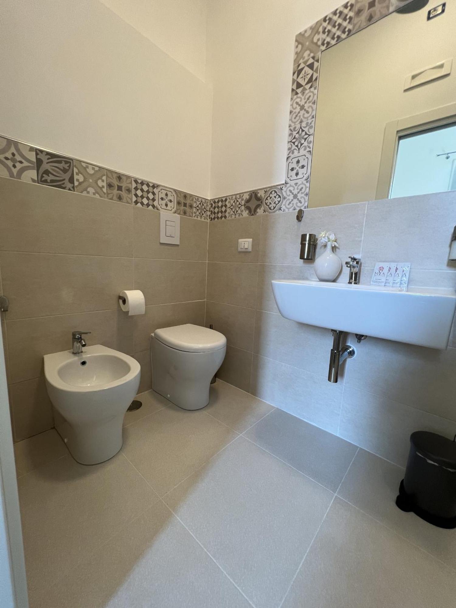 Bonadies64 B&B Salerno Szoba fotó