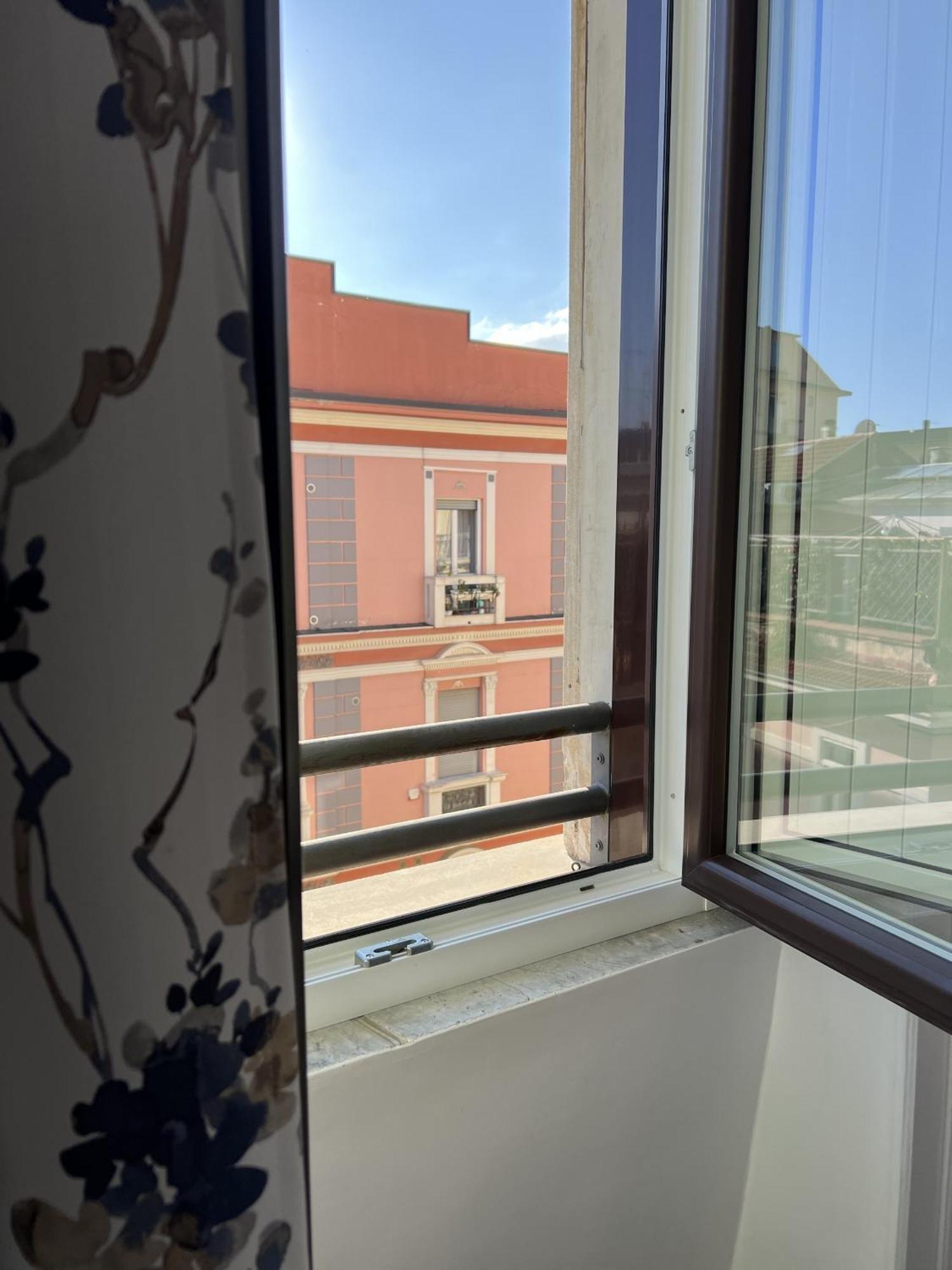Bonadies64 B&B Salerno Szoba fotó