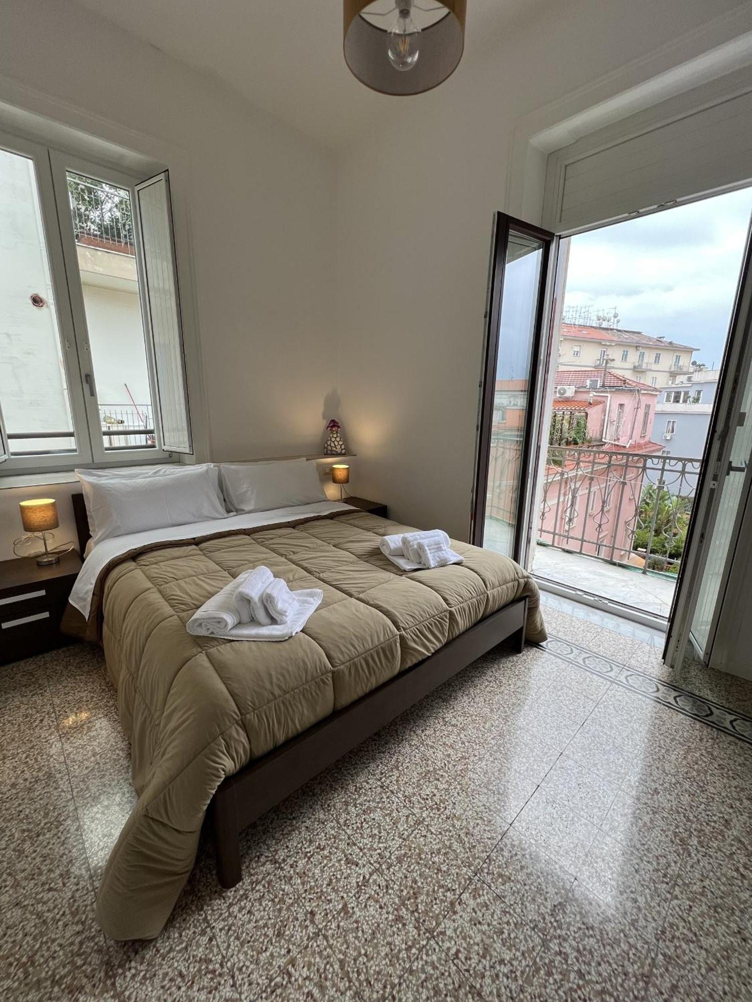 Bonadies64 B&B Salerno Szoba fotó